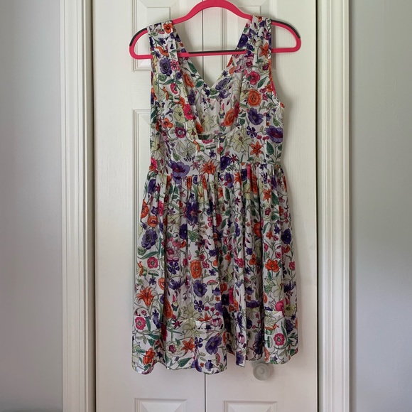 Jessica Hart and Pency standard Colab floral U back dress - Picture 4 of 9